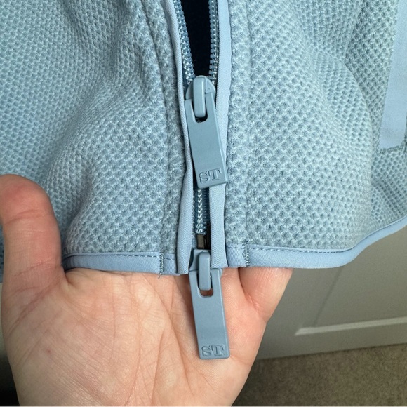 NWT Southern Tide Boy’s Youth Hucksley Vest Size XL Blue Outdoors Pockets Spring - Picture 6 of 12